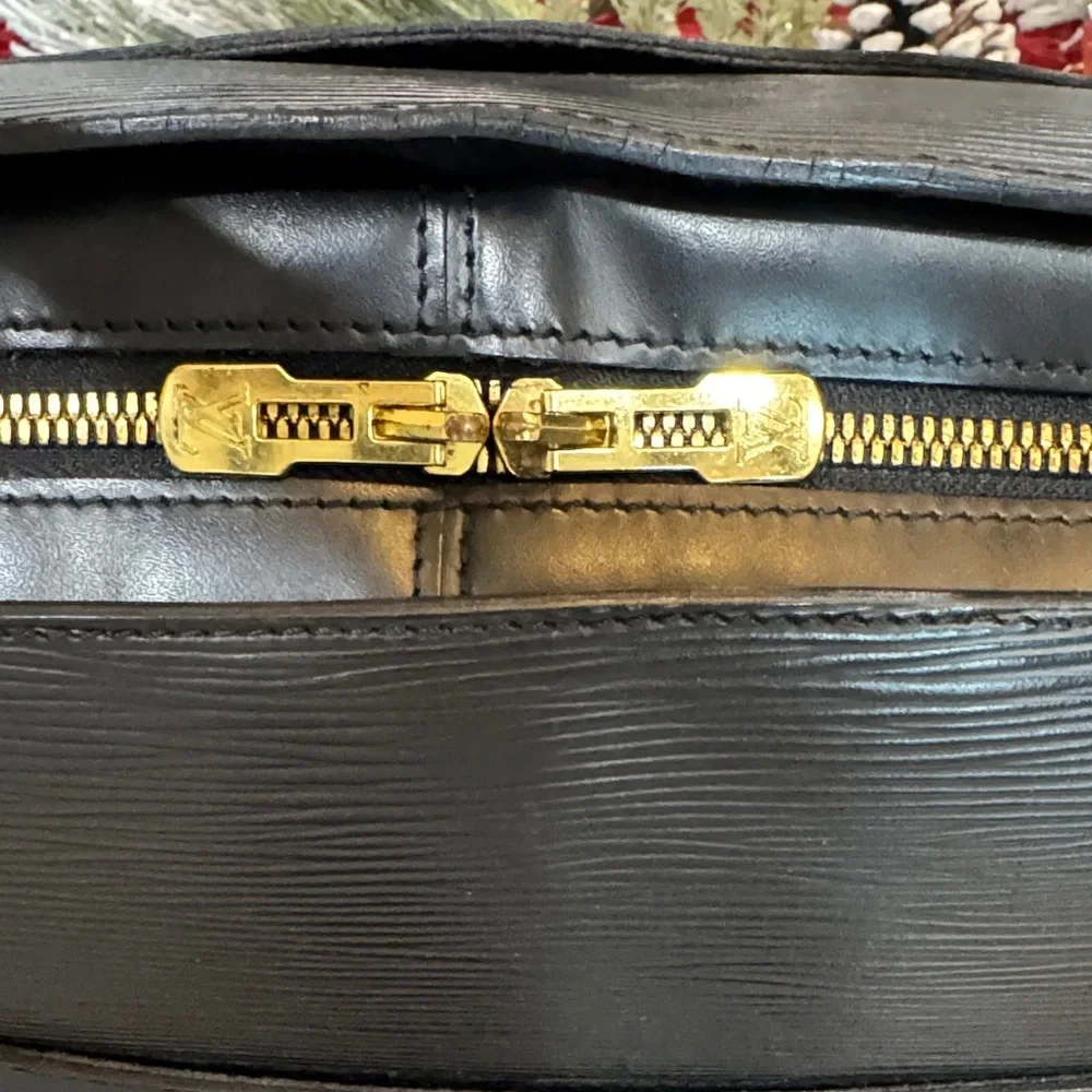Louis Vuitton EPI suitcase / weekend bag** Elegant Black Textured bag AUTHENTIC - Picture 5 of 11